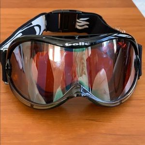 Snowboard goggles